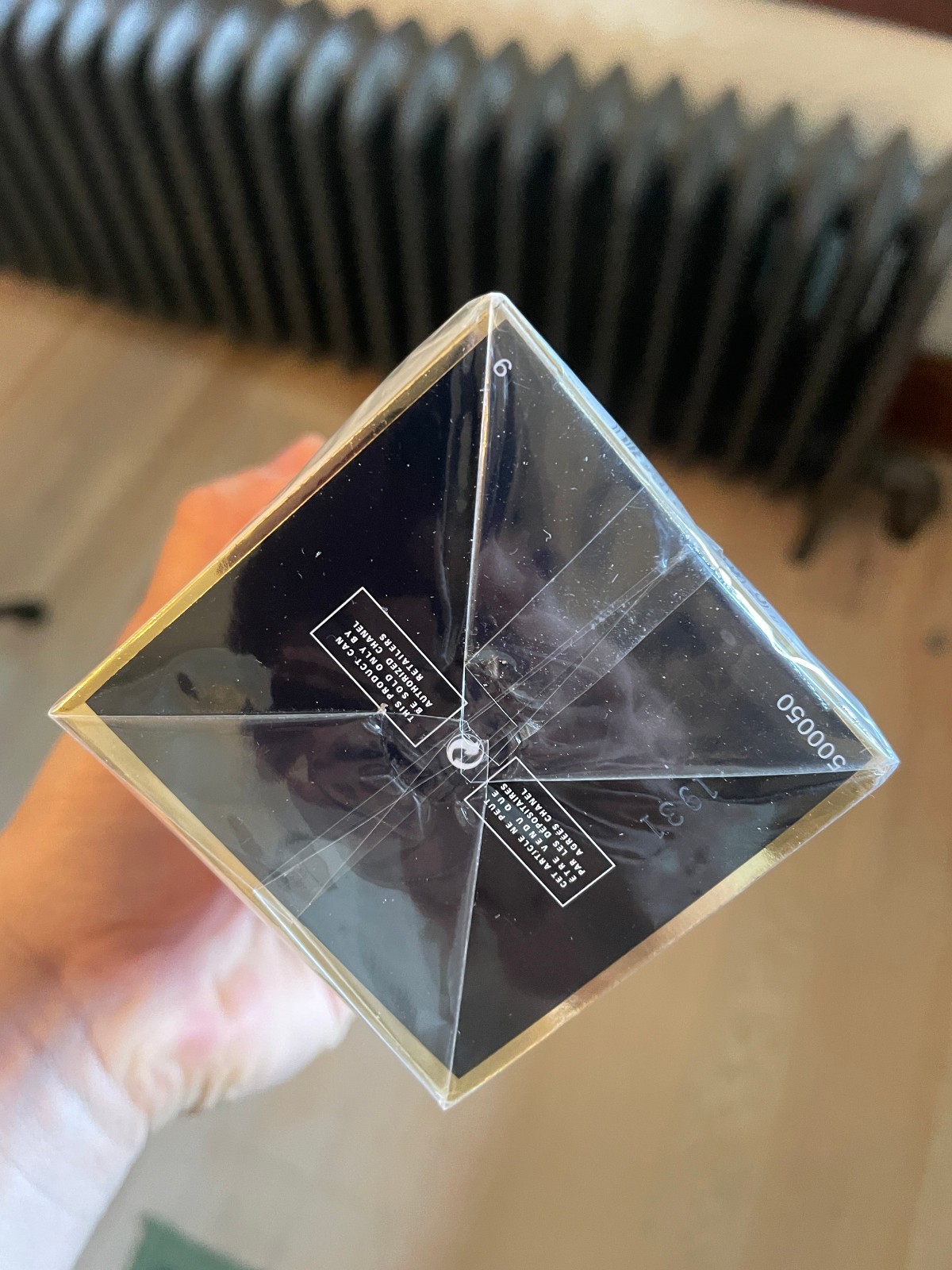 CHANEL No5 Satin Body Spray unopened with box (discontinued, rare)