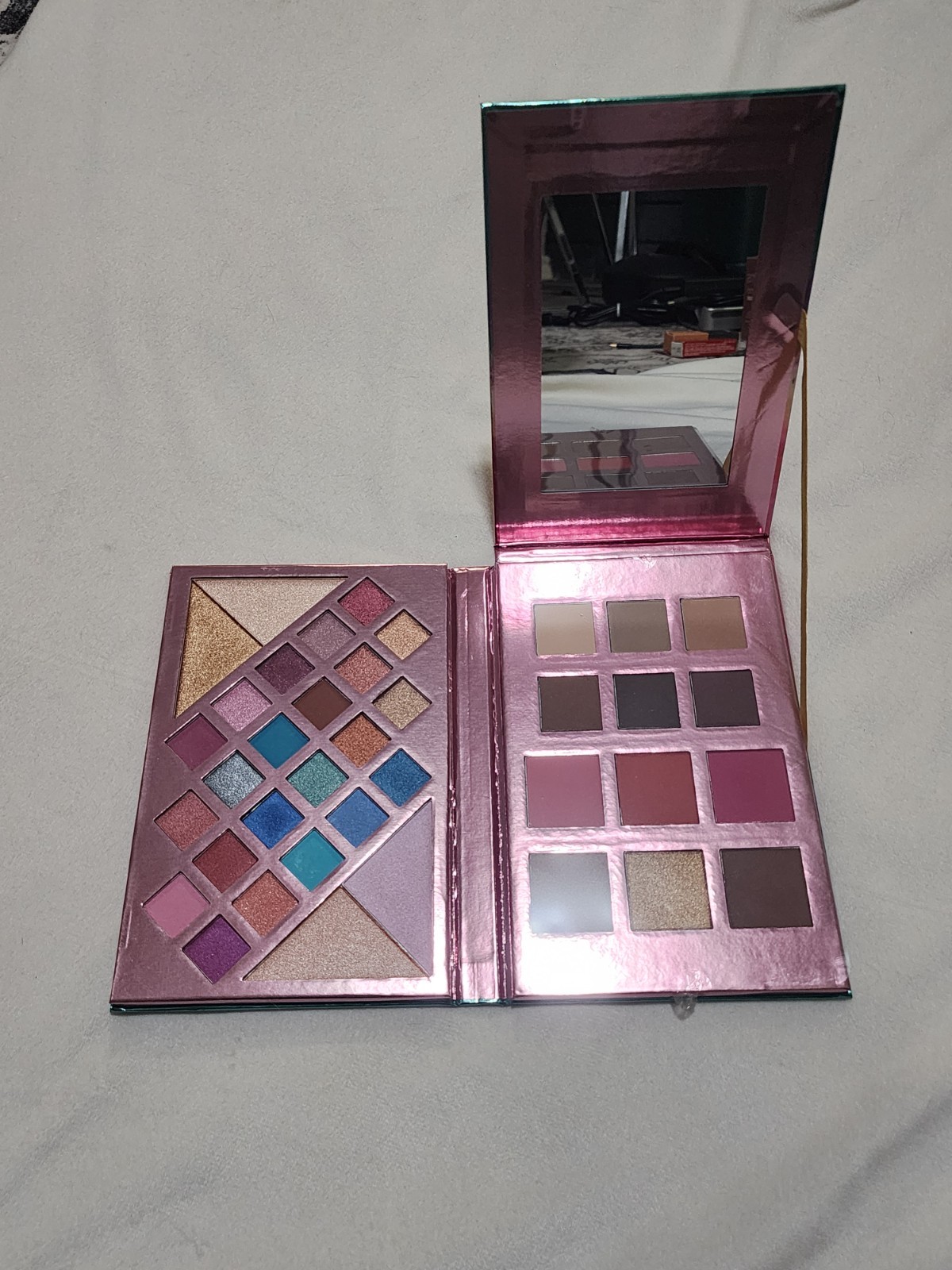 Island Vibes Full-Face Pressed Pigment Palette, 2.685 oz