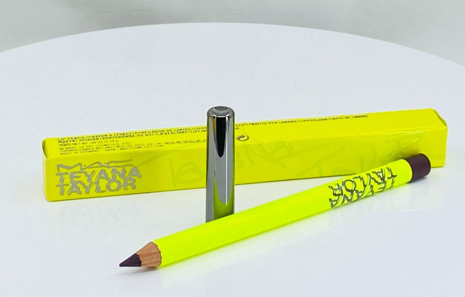 Mac Teyana Taylor Lip Pencil #CYBER WORLD – 1.14g/0.04Oz – NIB