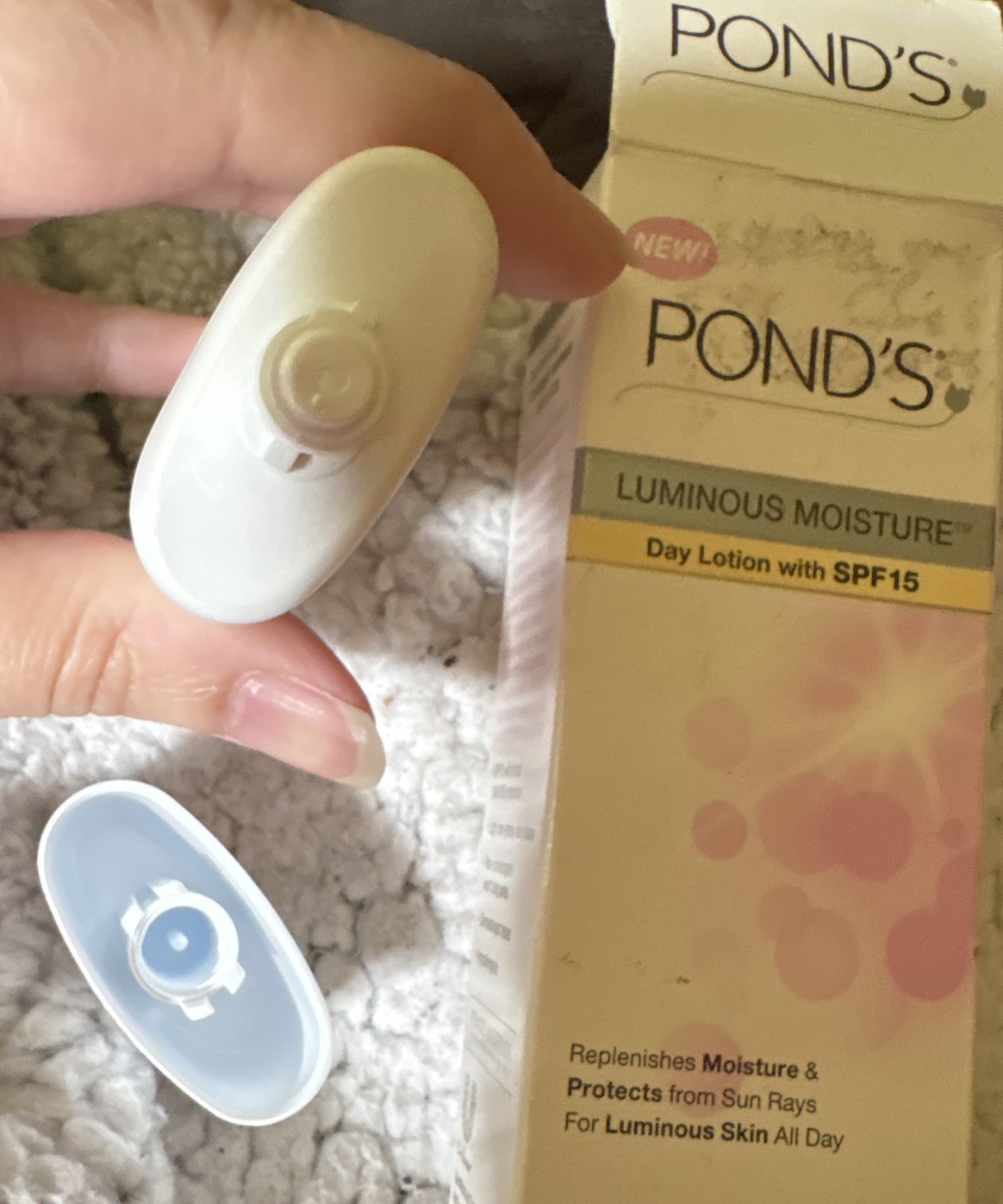 Pond’s Luminous Moisture Day Lotion SPF 15 Broad Spectrum 1.7 fl oz