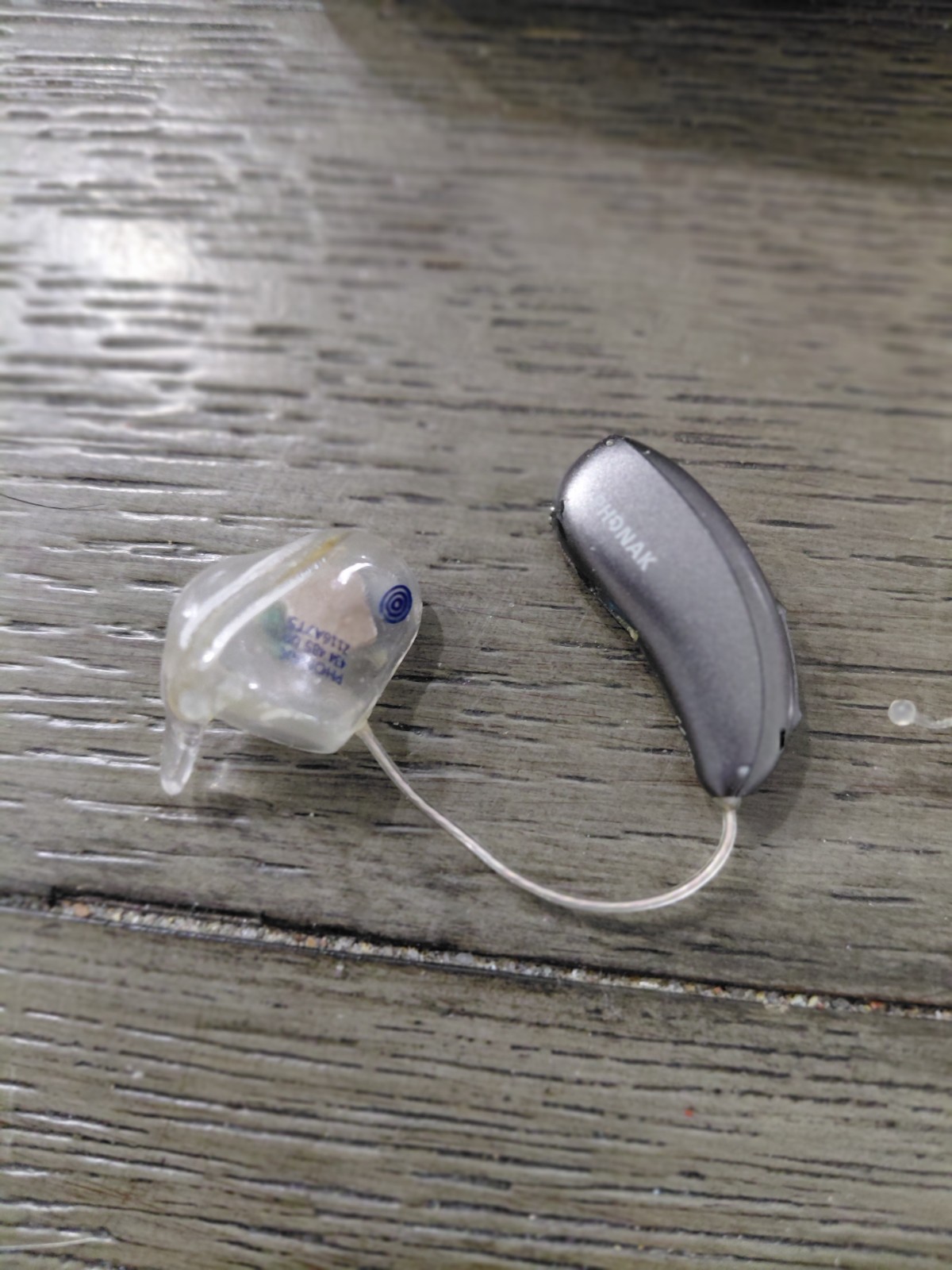 PHONAK AUDEO P70 RT BLUETOOTH RECHARGABLE HEARING AIDS WITH CHARGER
