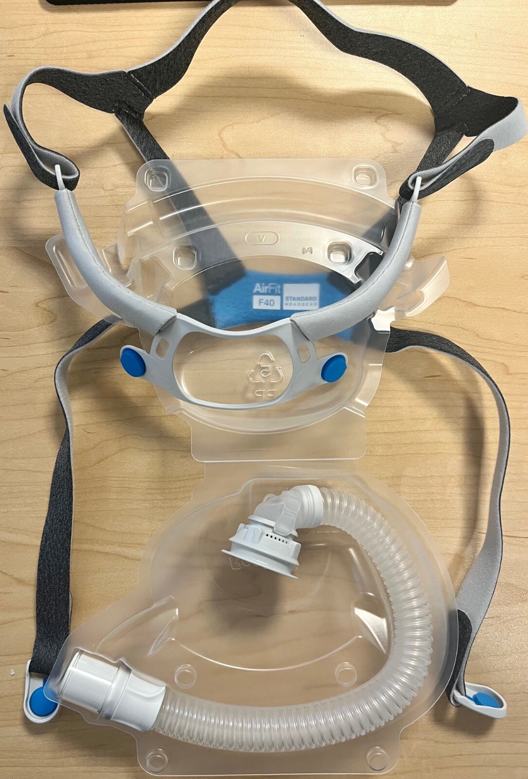 AirFit F40 Frame and Headgear Combo Unused Free Fast Shipping!