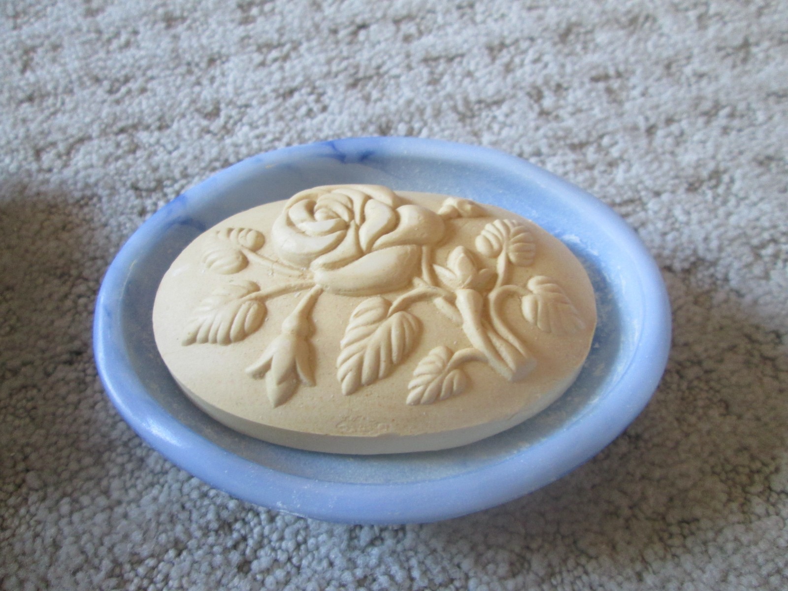 Vintage AVON Made in United States Victoriana Blue Soap Dish with 5oz Bar Soap