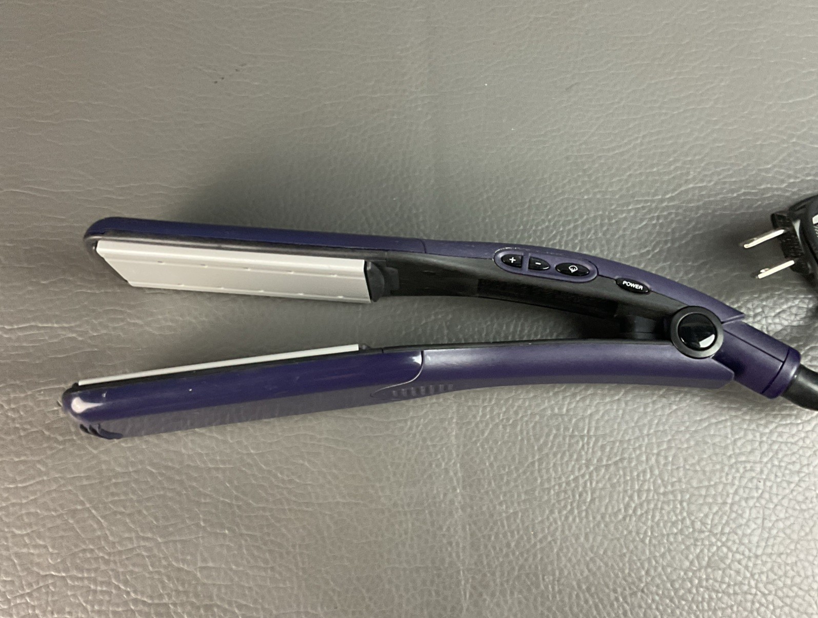 Remington Wet 2 Straight Flat Iron Wide Plate 2″ Purple S8001 Hair Straightener