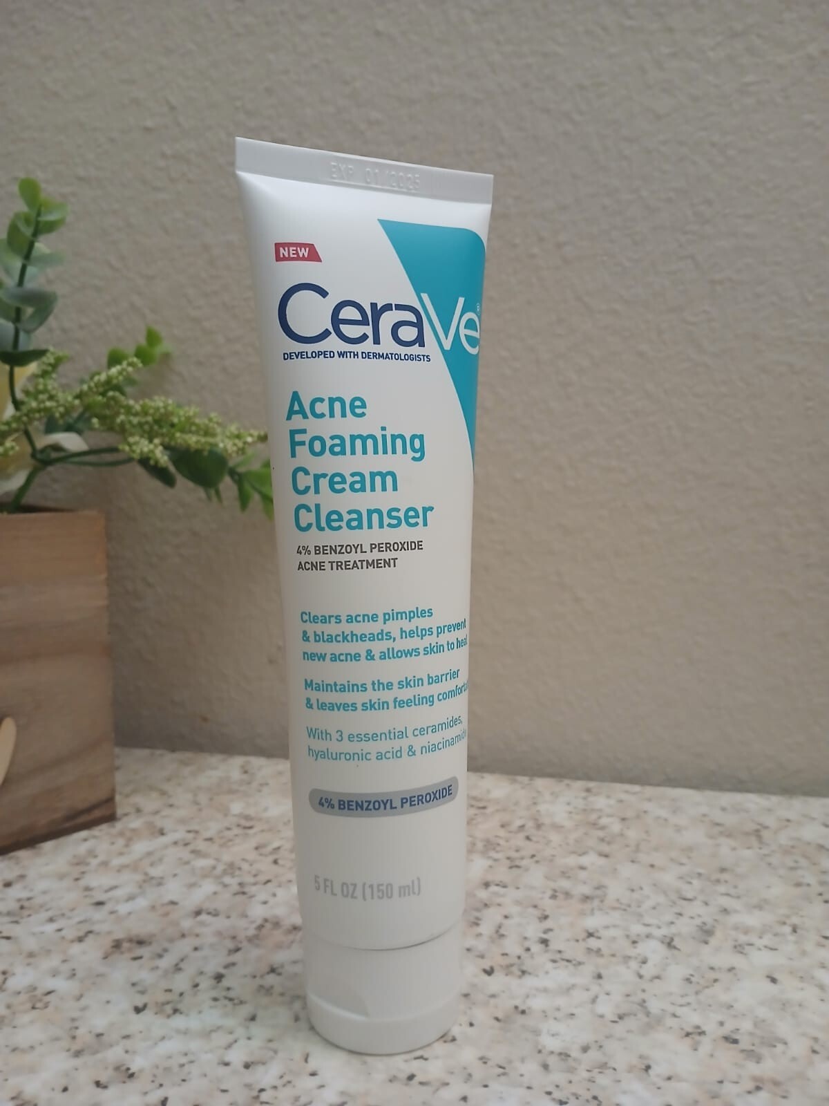 CeraVe Acne Foaming Cream Face Cleanser, Acne Treatment Face Wash Ex:01/2025