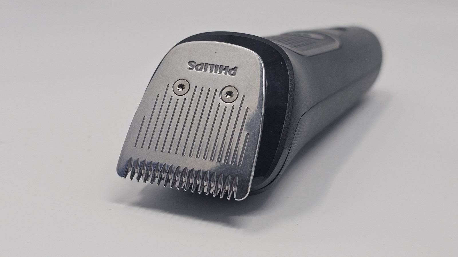 Philips Norelco All-in-One 3000 Trimmer 13-in-1 Beard Hair Grooming MG3939/50