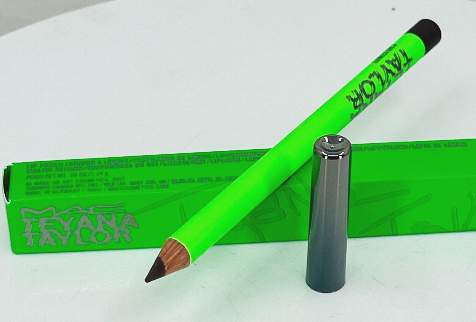 Mac Teyana taylor Lip Pencil #Chestnut 0.04oz/1.14g lip pencil (NIB)