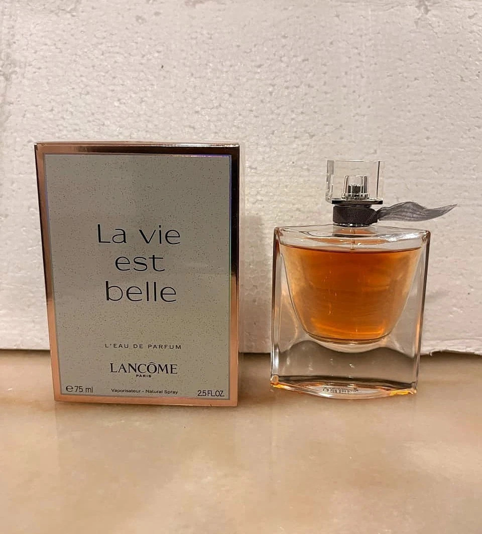 Lancome La Vie Est Belle Eau De Parfum Spray 2.5 oz/ 75 ml
