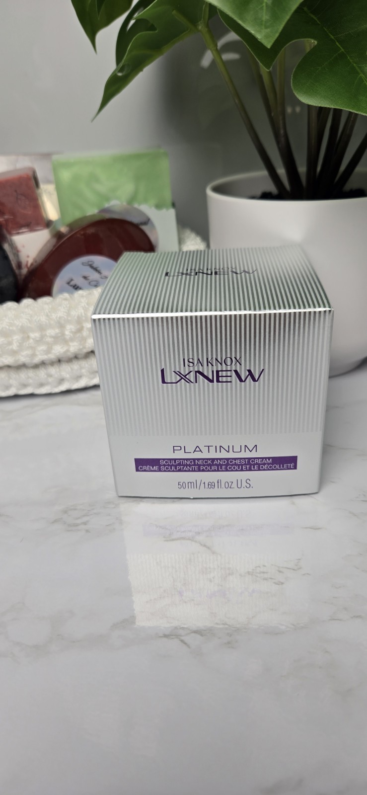 AVON ISA KNOX LXNEW Platinum Sculpting Night Cream 1.69 oz – NEW