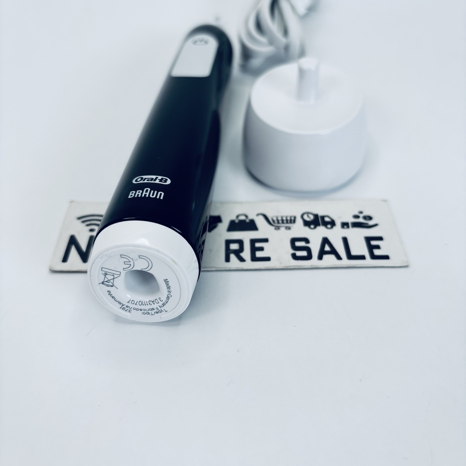 Oral-B Pro 1000 Rechargeable Electric Toothbrush USED Handle&Charger, READ