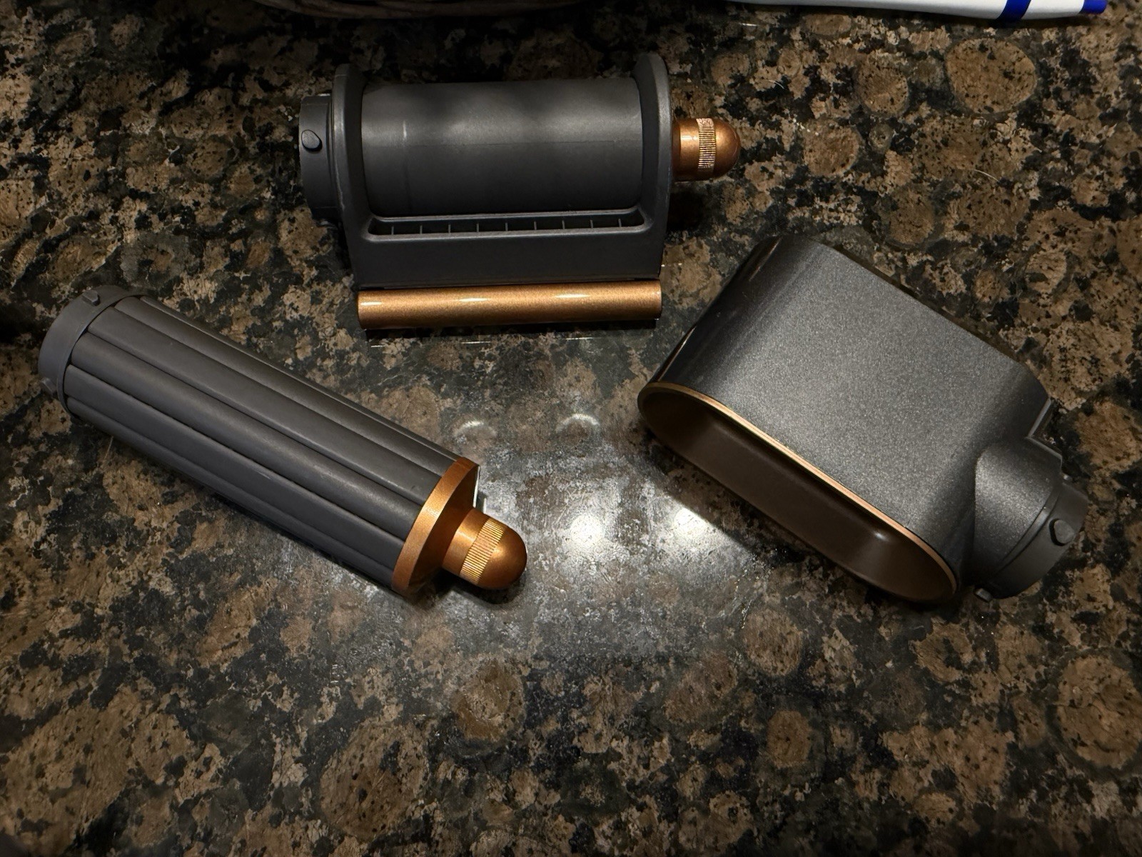Dyson Airwrap Multistyler – Nickel/Copper 3 Attachements