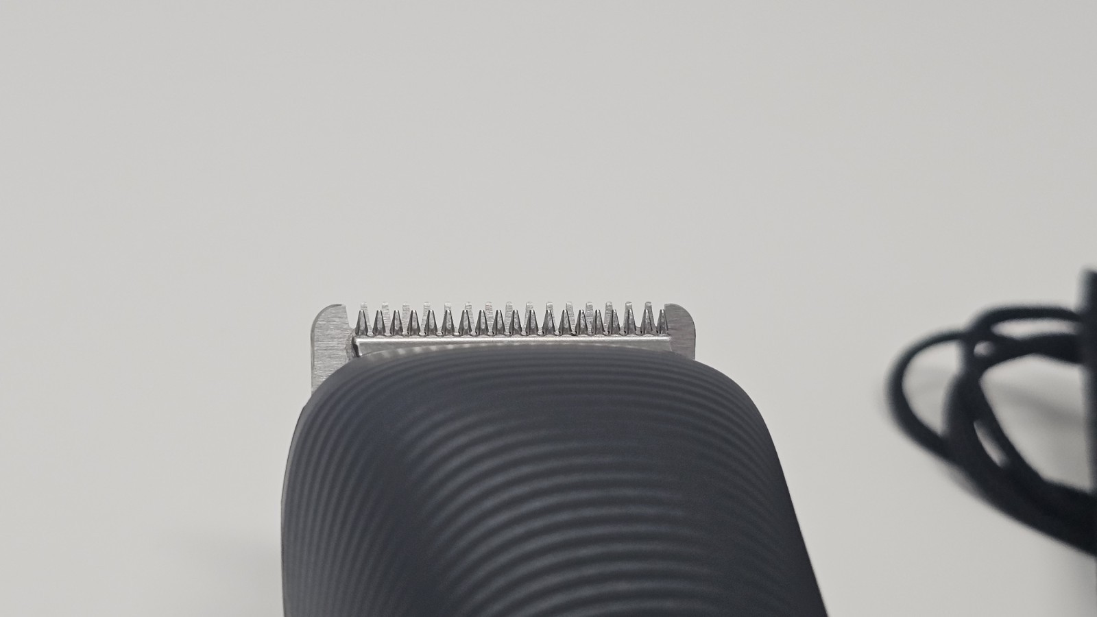 Philips Norelco All-in-One 3000 Trimmer 13-in-1 Beard Hair Grooming MG3939/50