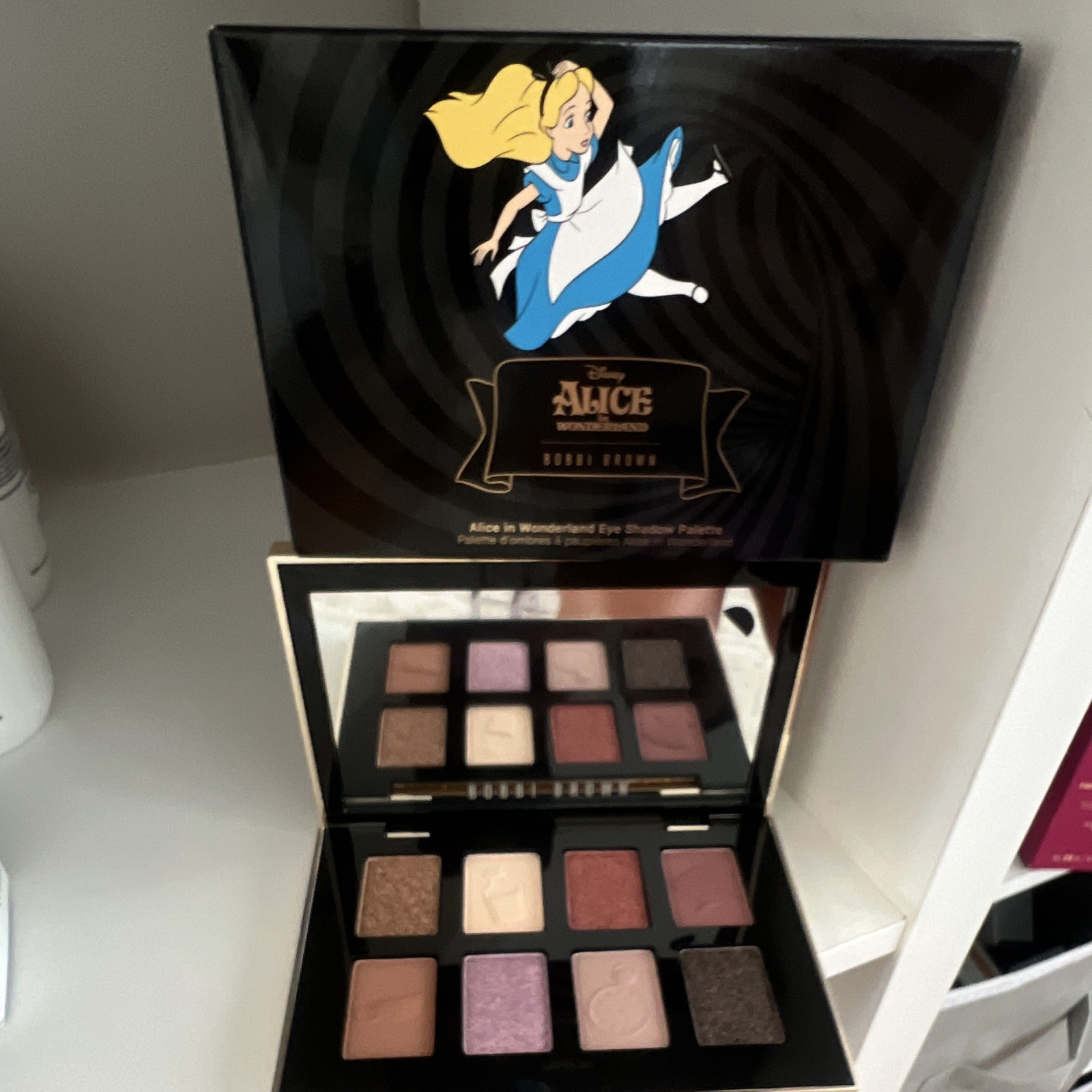 Bobbi Brown Alice in Wonderland Eye Shadow Palette Metallic/Matte, 12M PAO