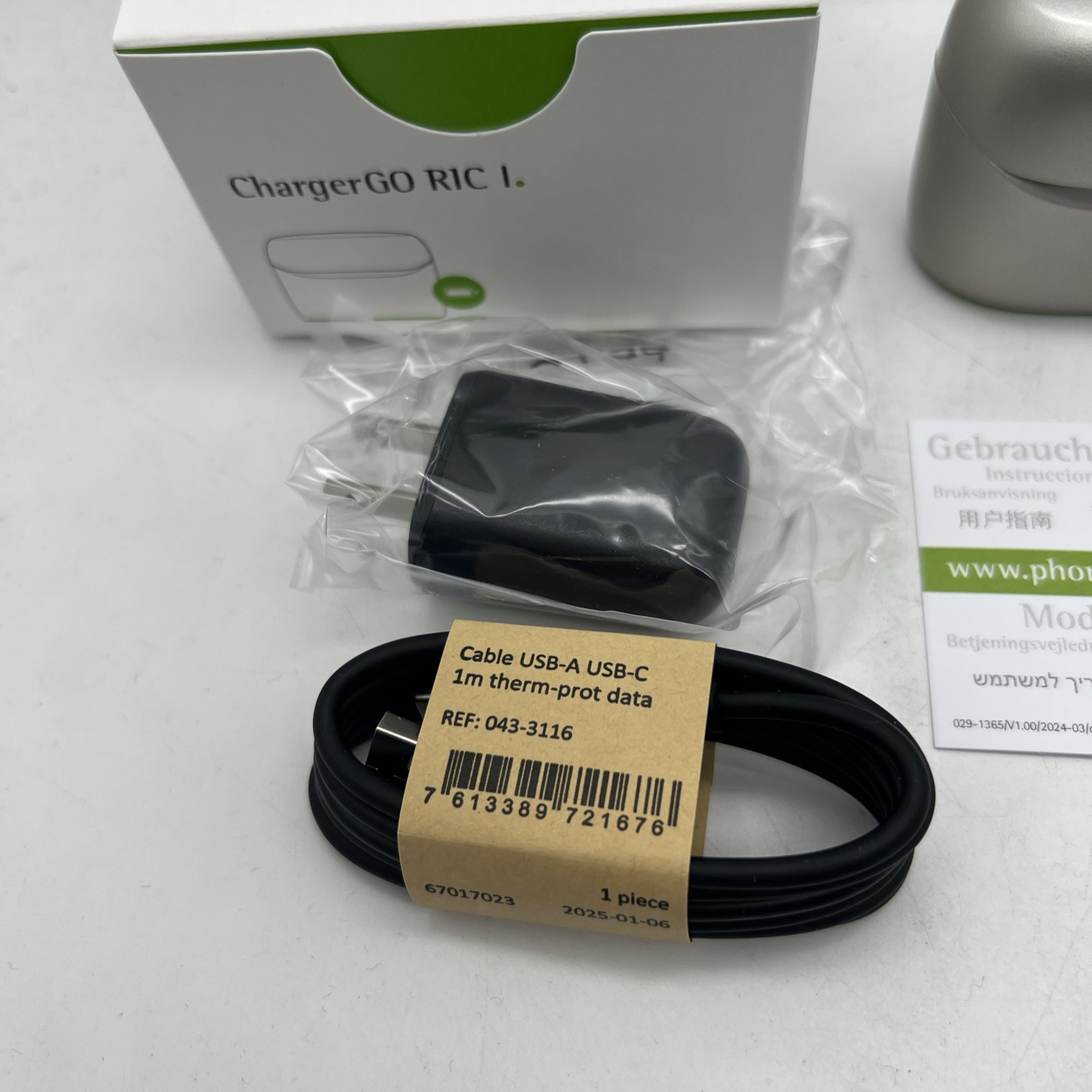 Phonak ChargerGo RIC Infinio. Comes with Power Cord & Wall Adaptor. New In Box.