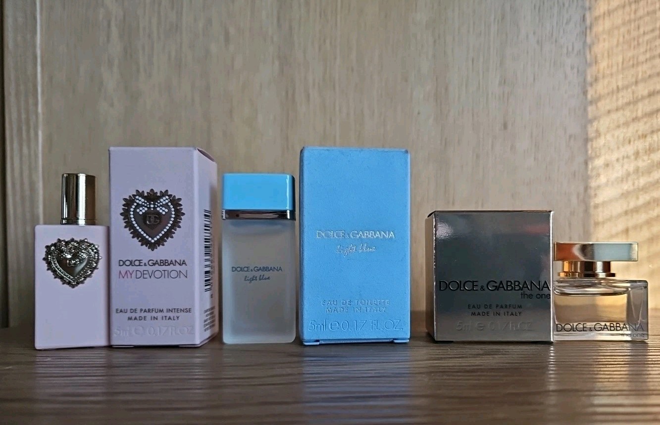 Dolce & Gabbana Pouch and Mini Perfume Set 4 pcs 0.17oz Each