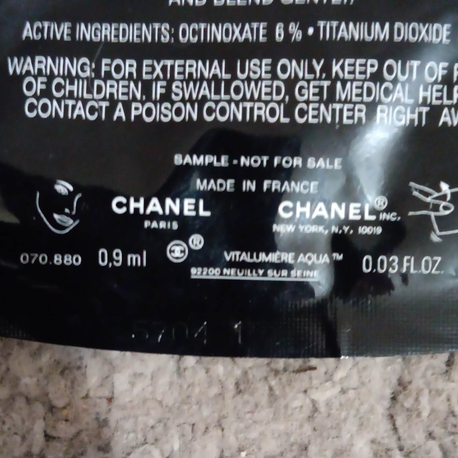 CHANEL Le Volume de Chanel Volumizing Mascara 10 Noir Sample 0.03 fl oz