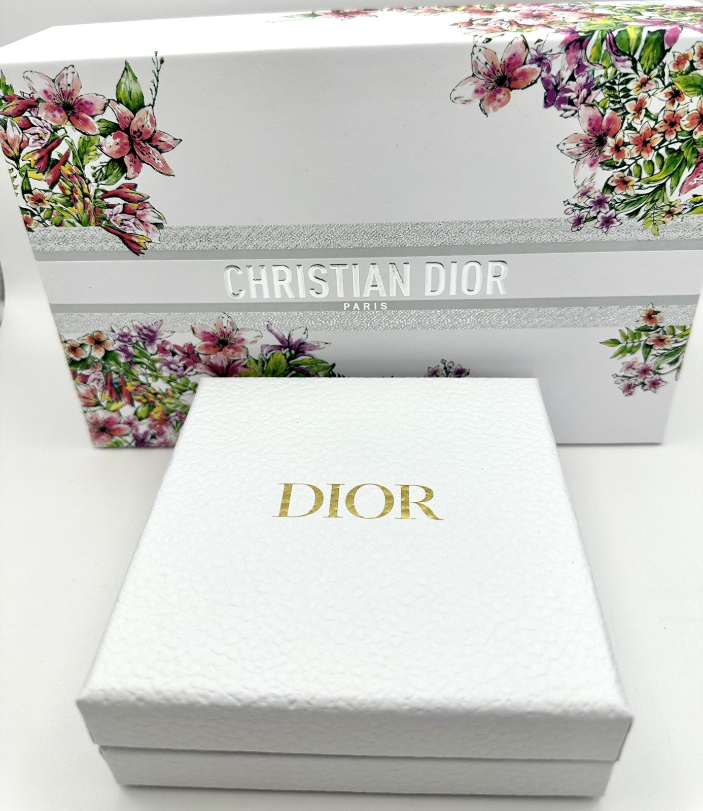 Dior Rouge Gift Set 4 Pcs (1 Full Size Lipsticks 999 , Lipstick Holder, Nail)