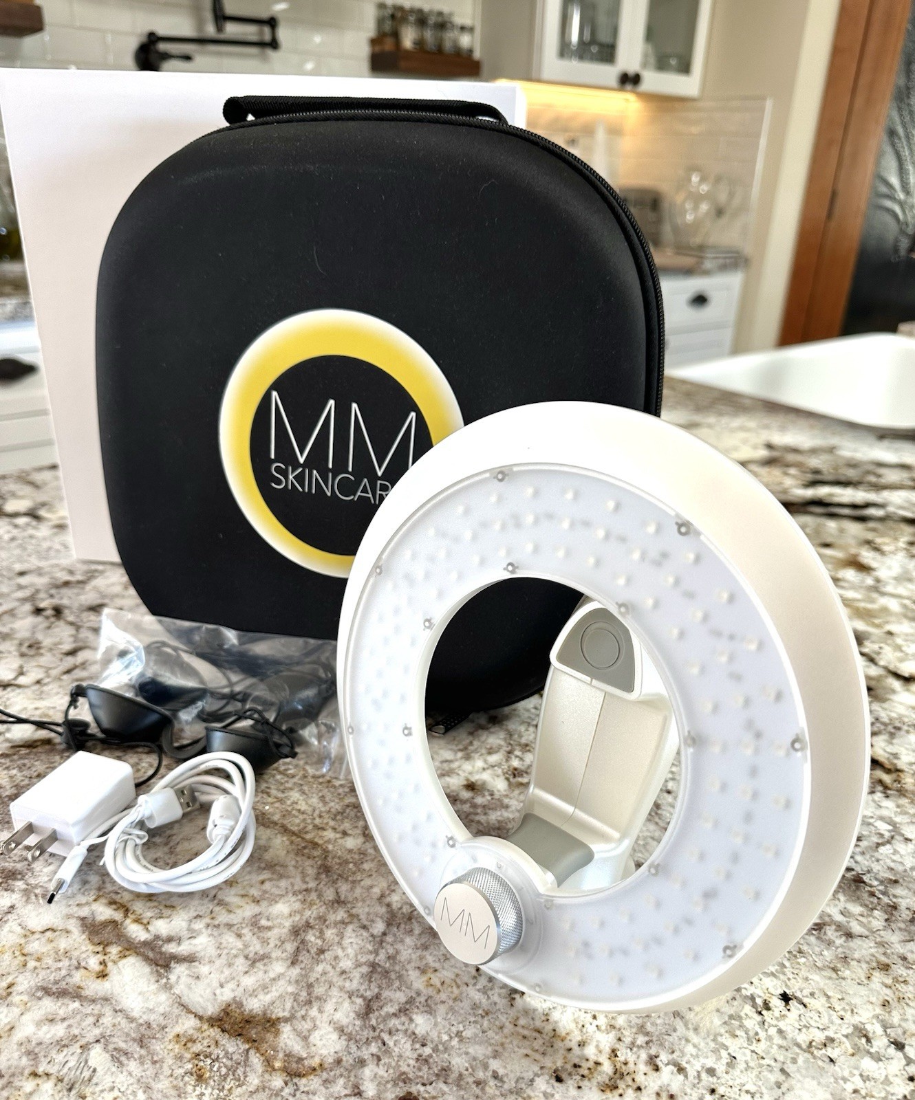 MM Skincare MMSPHERE 2GO Portable Rechargeable LED Therapy for Face/Neck