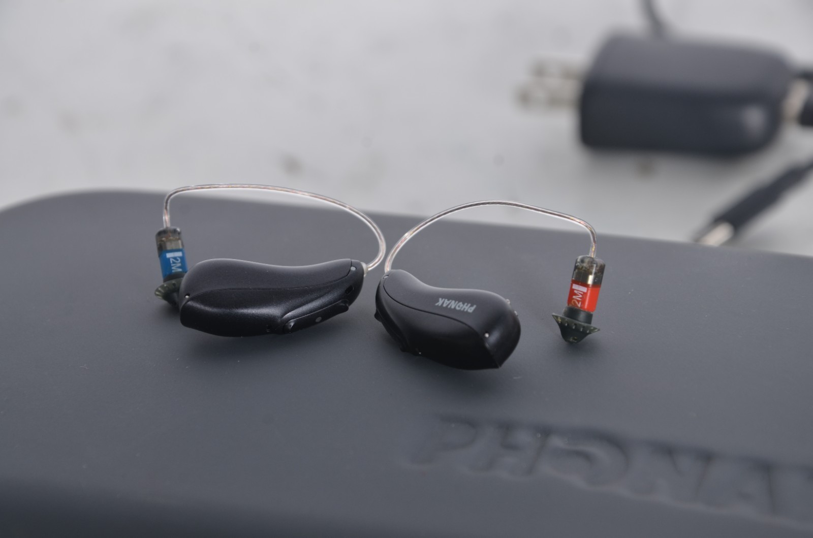 Phonak Audeo L90-R Bluetooth Hearing Aids w/ Charger For Mild To Severe Loss