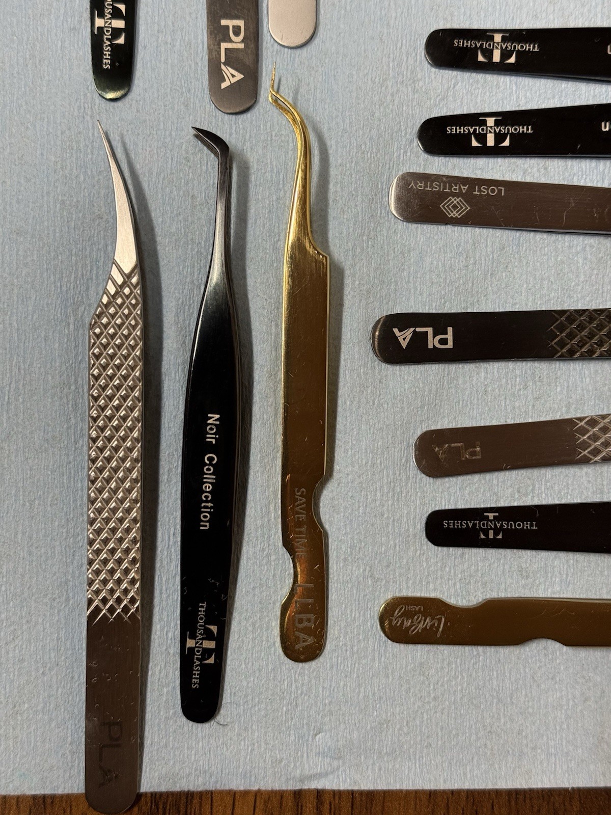 Mix of lash tweezers set