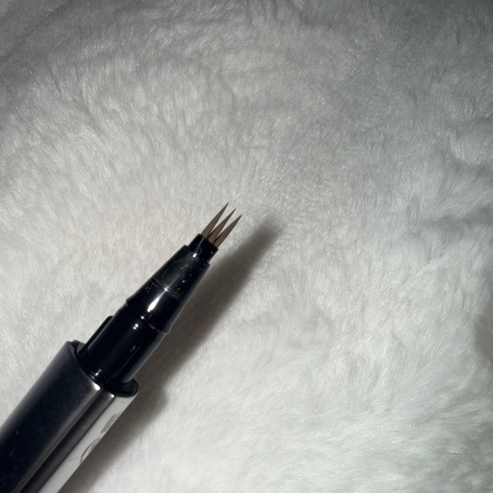 Benefit Mighty Fine Brow Pen 2.5