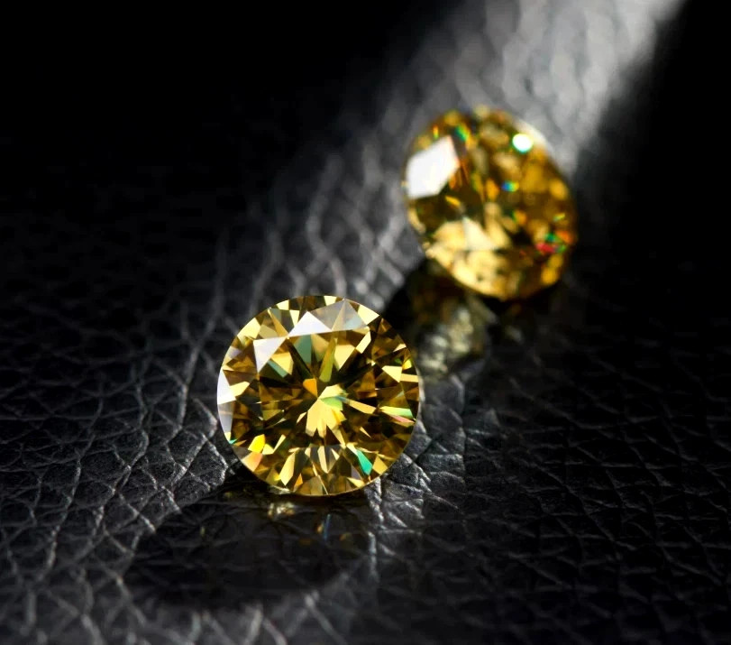 Loose 2 Ct Round Cut Lab Grown CVD Diamond Natural Yellow Color VVS1 Certified