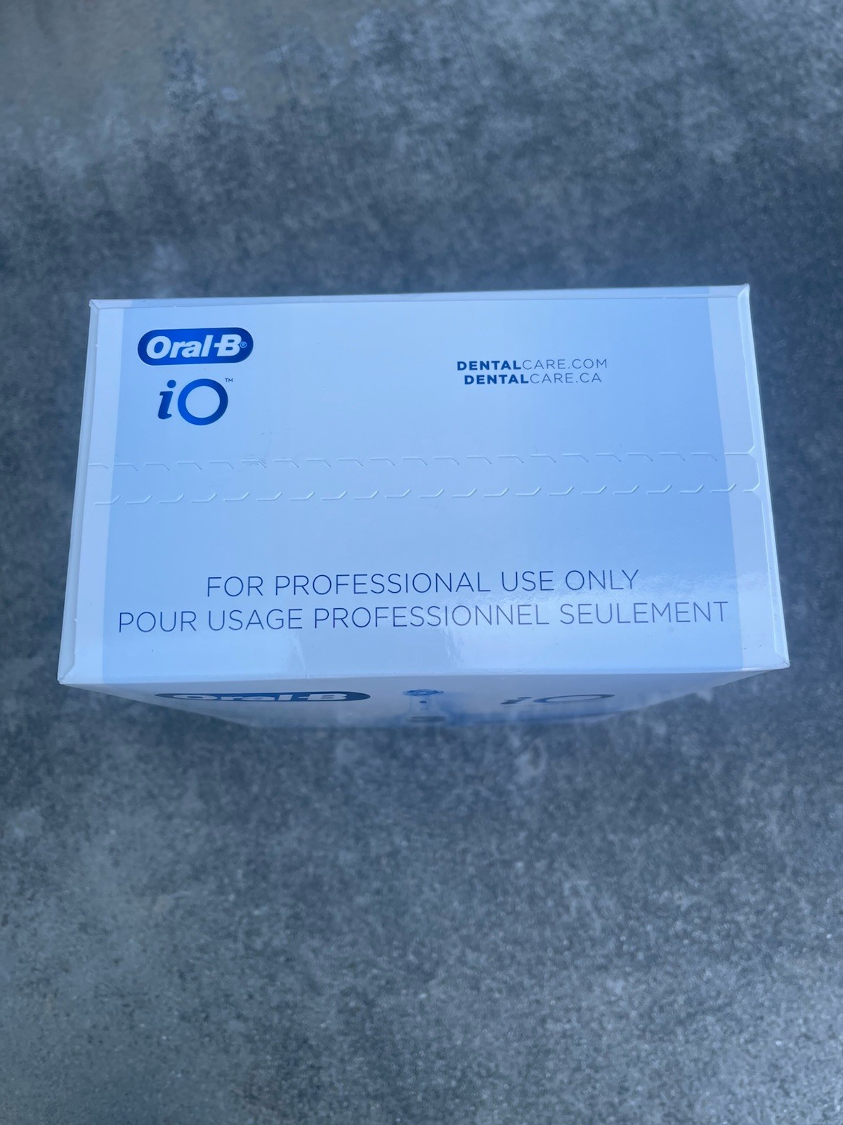 Oral-B iO Series 9 Electric Toothbrush White Charger & 2 Heads + Travel Case NEW