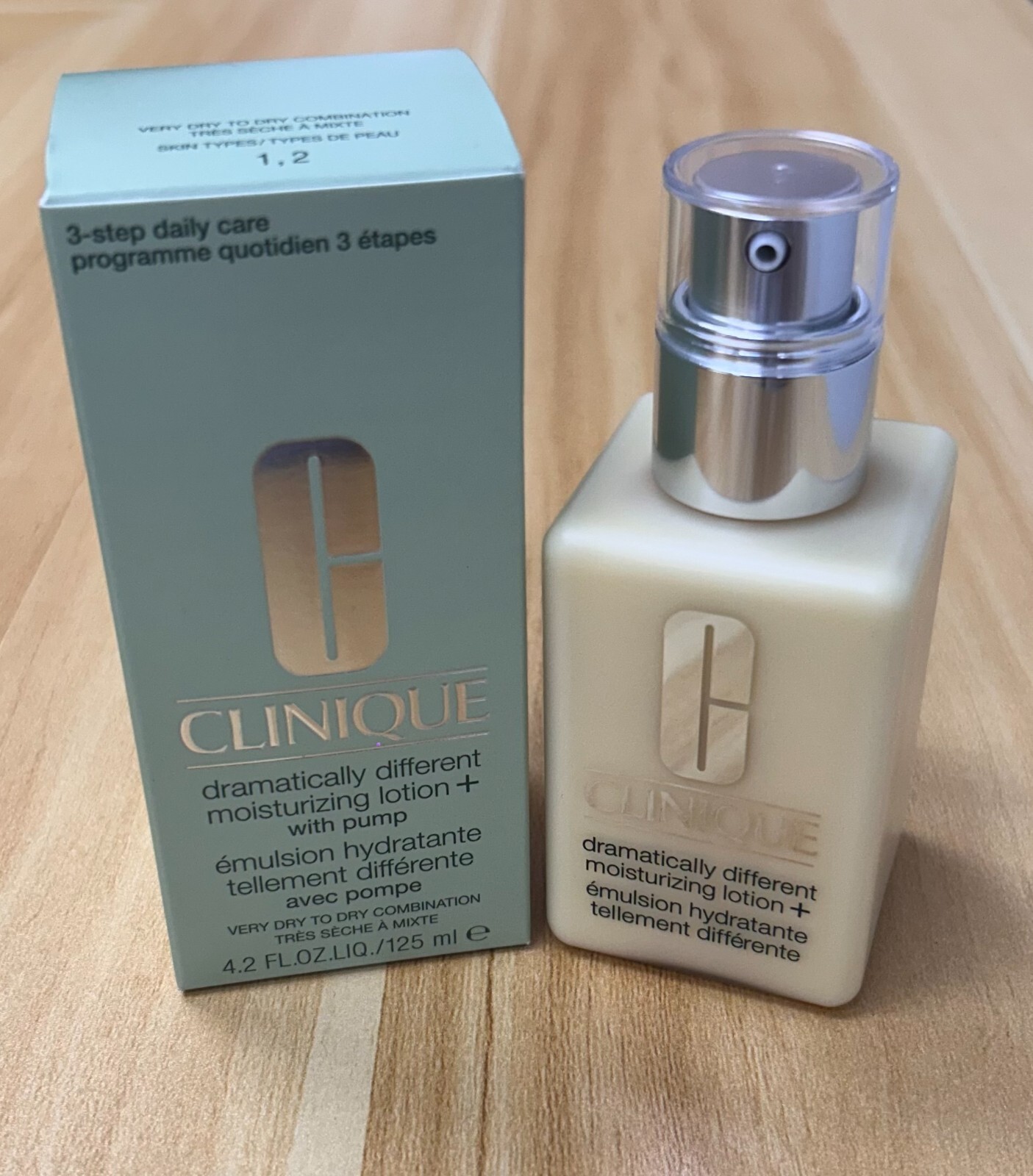 CLINIQUE DRAMATICALLY DIFFERENT MOISTURIZING LOTION WITH PUMP 4.2 FL OZ / 125 ML
