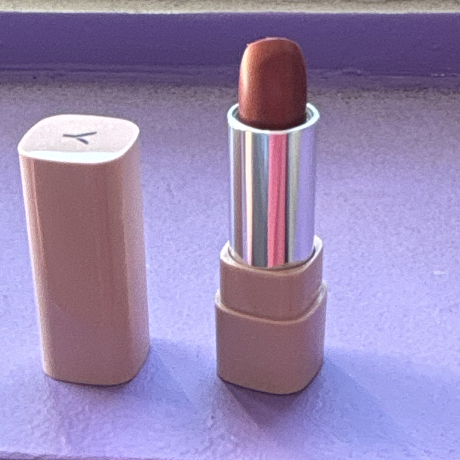 Yanbal Hydra-Lip Lipstick Ambre Shade 4g 0.14oz 24M PAO MPN 503C000046A