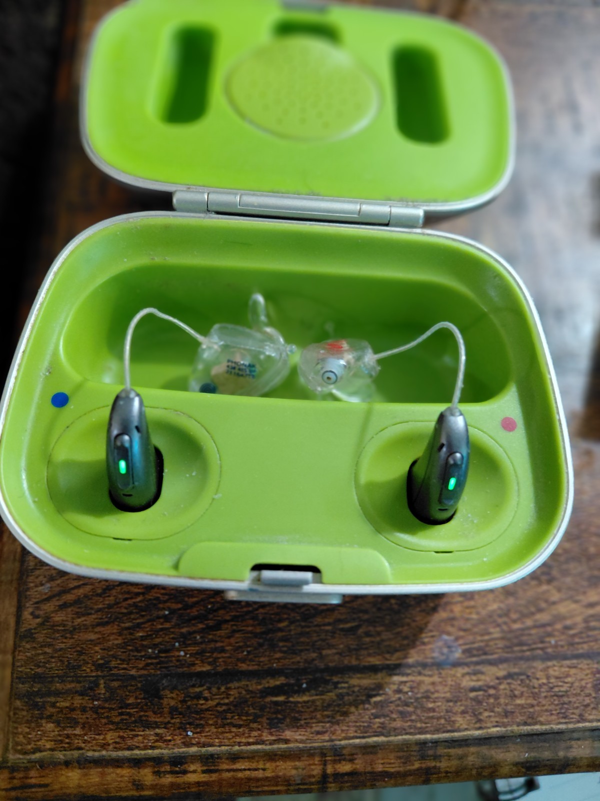 PHONAK AUDEO P70 RT BLUETOOTH RECHARGABLE HEARING AIDS WITH CHARGER