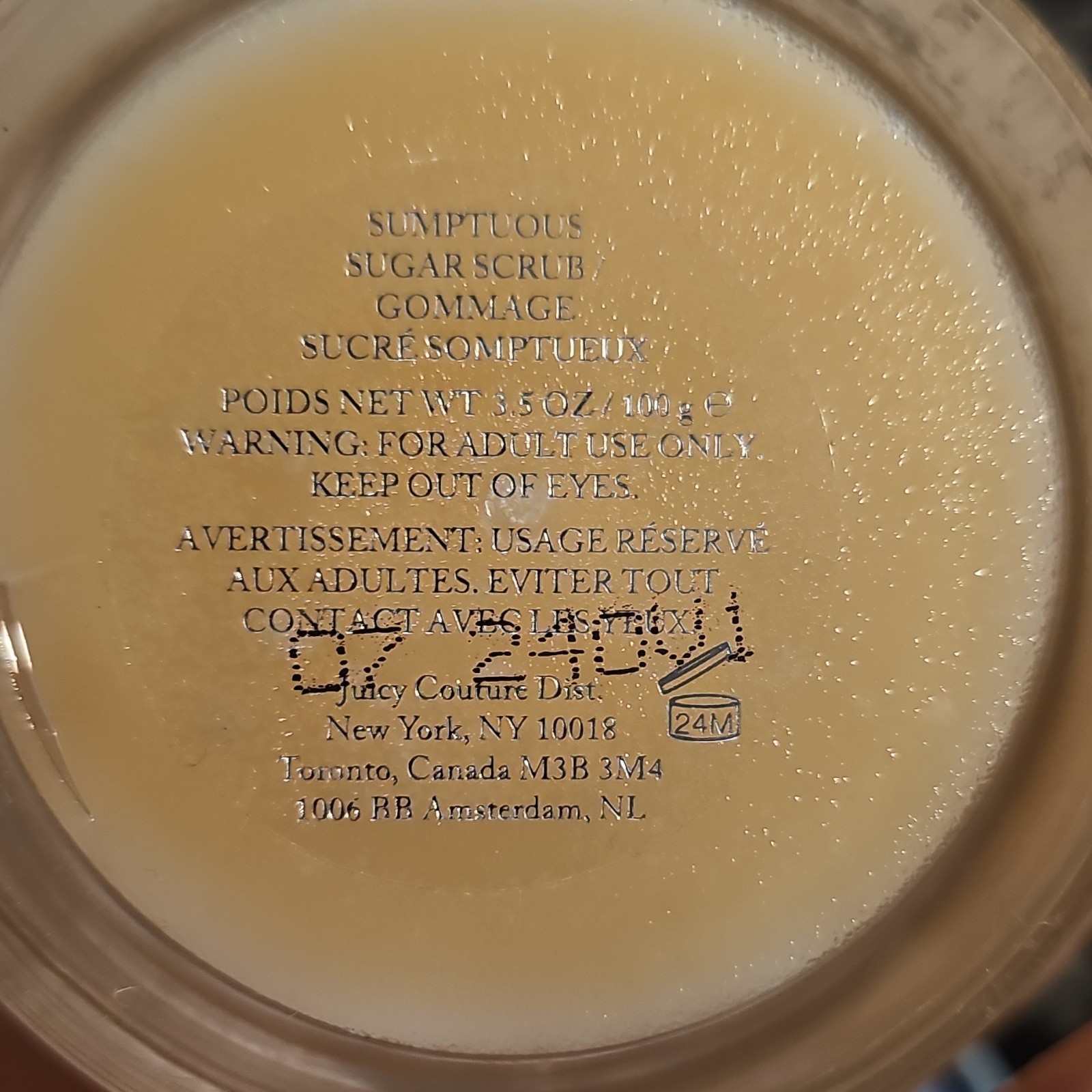 Juicy Couture Sumptuous Sugar Scrub, Beige, 3.5 oz/100 g, 24M PAO