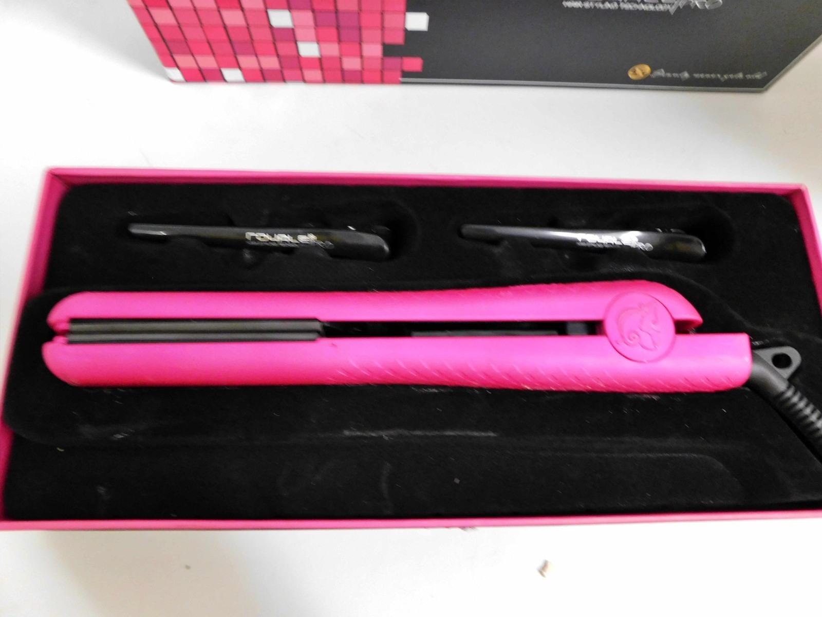 Royale | Pro Professional Hair Straightener Ceramic Plates Pink Flat Iron $300rt