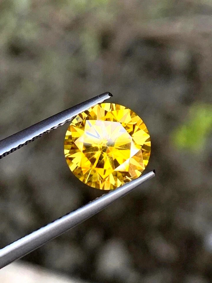 Loose 2 Ct Round Cut Lab Grown CVD Diamond Natural Yellow Color VVS1 Certified