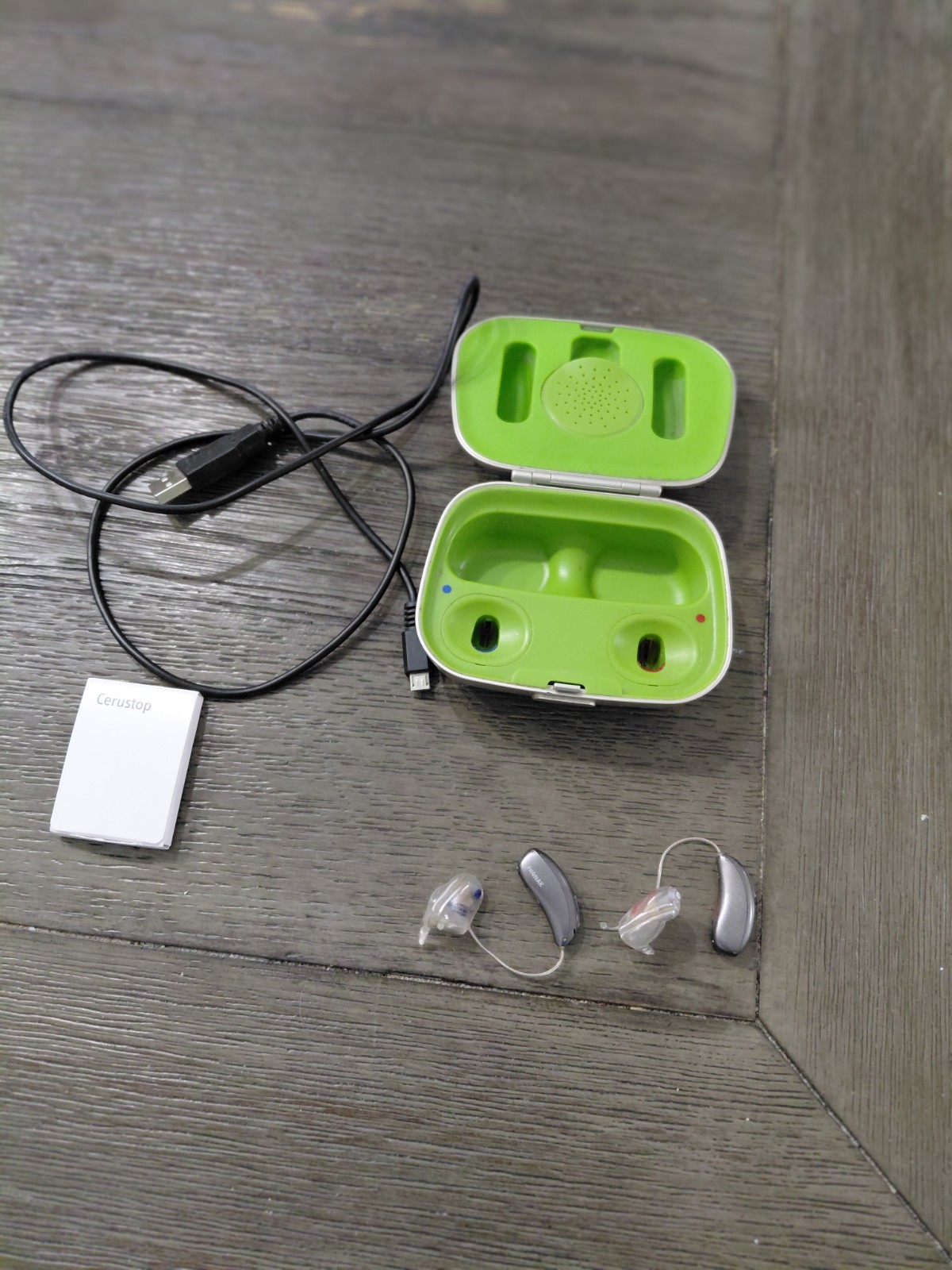 PHONAK AUDEO P70 RT BLUETOOTH RECHARGABLE HEARING AIDS WITH CHARGER
