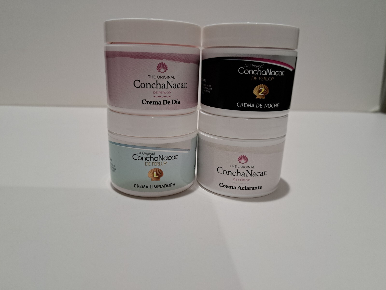 CONCHA NACAR CREAM, 1 DAY, 1 NIGHT, 1 BRIGHTENING, 1 CLEANER (Set 4Pcs) 56gr