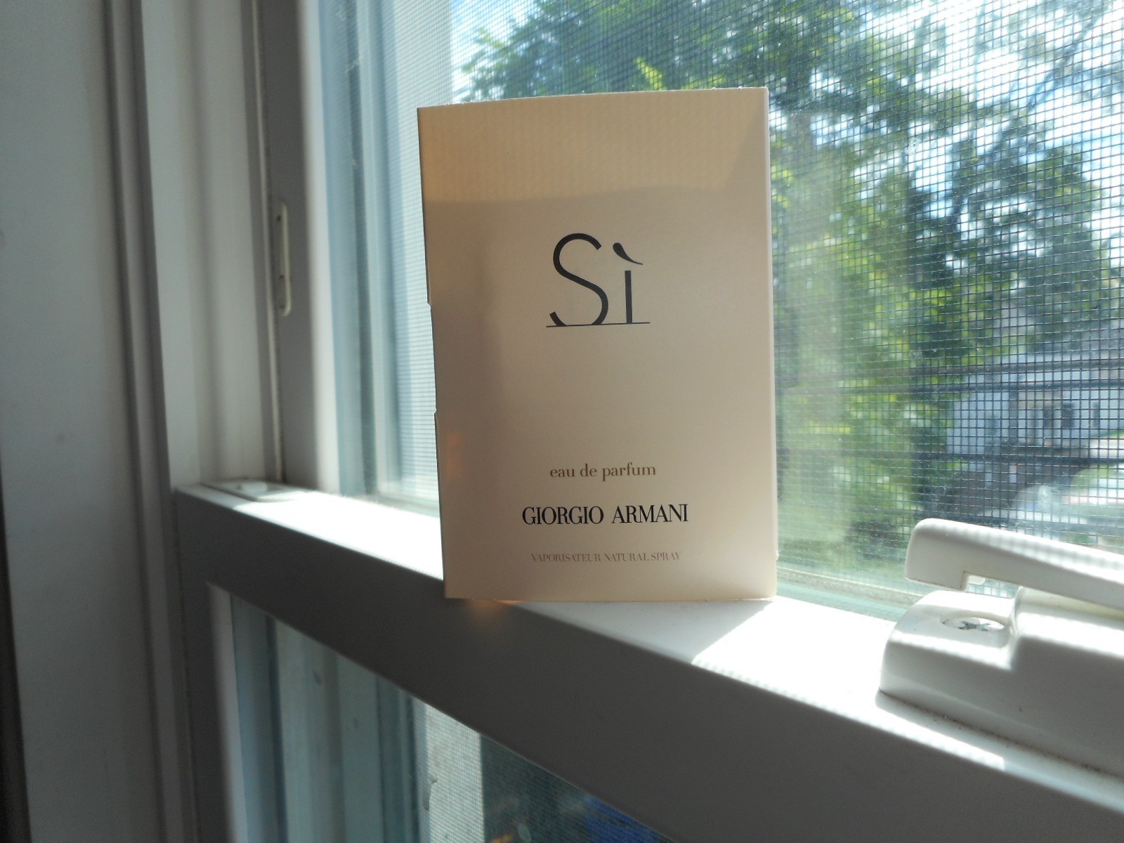 GIORGIO ARMANI EAU DE PARFUM 1.5 ML 0.05 FL OZ VAPORISATEUR NATURAL SPRAY NEW