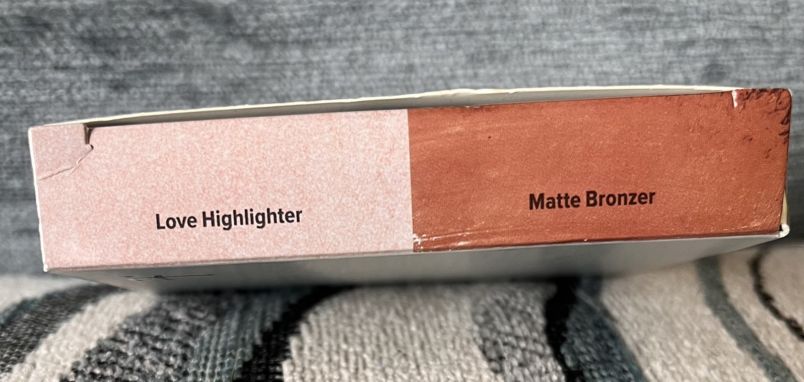 IT COSMETICS HELLO CHEEKBONES MATTE BRONZER & HIGHLIGHTER CONTOURING DUO BOXED