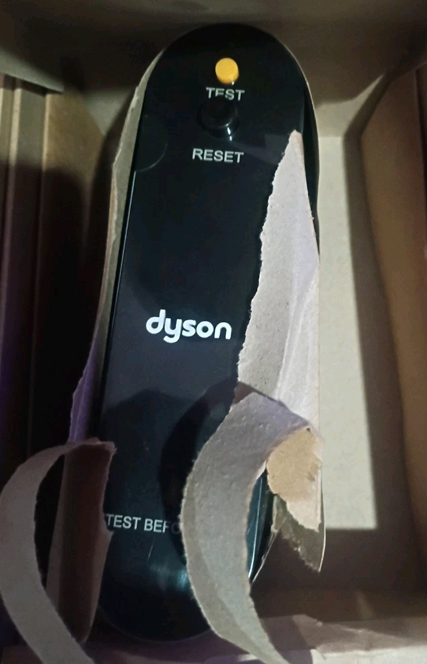 Dyson Airstrait Strawberry Broze / Blush Pink Model HT01