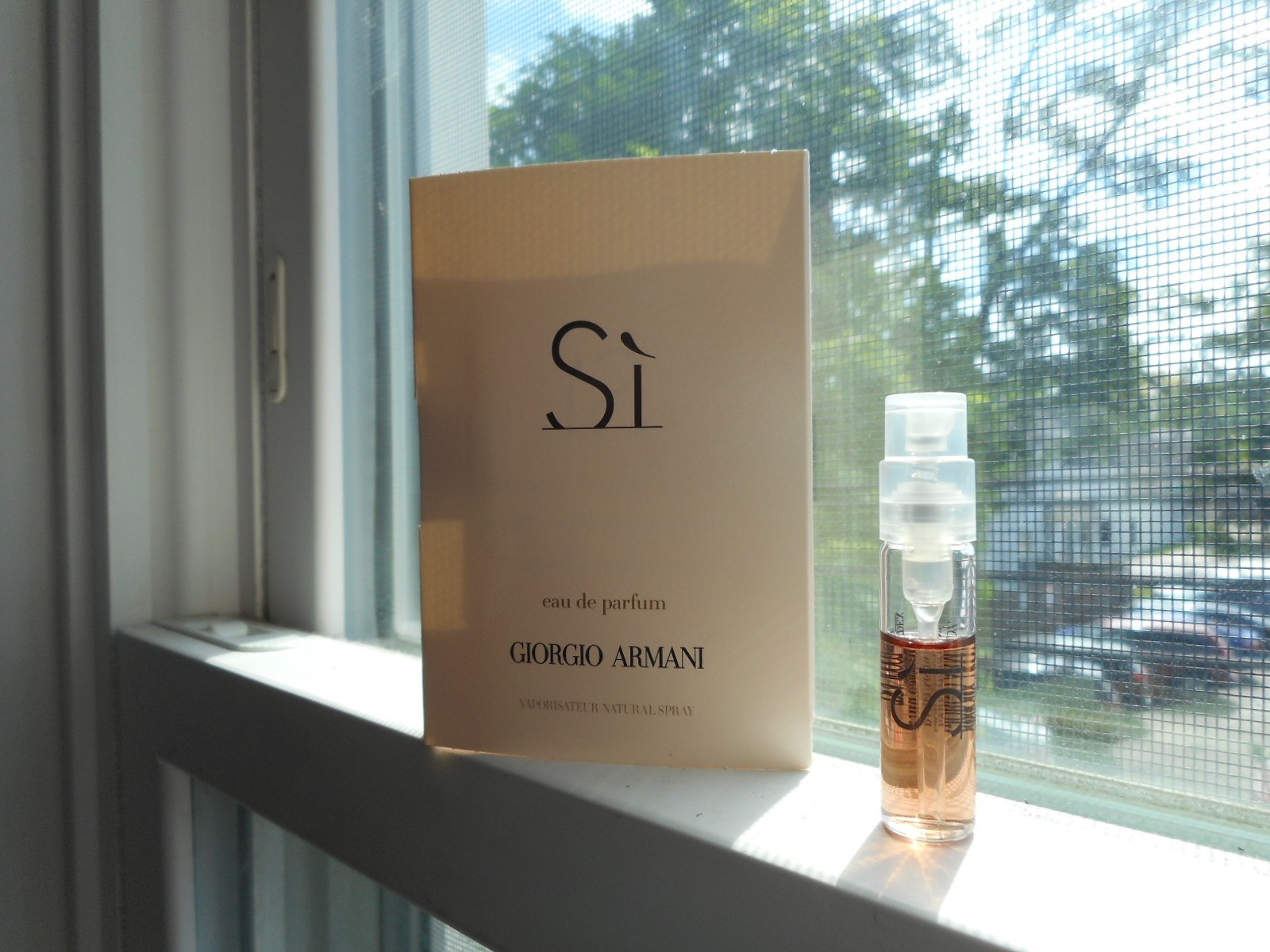 GIORGIO ARMANI EAU DE PARFUM 1.5 ML 0.05 FL OZ VAPORISATEUR NATURAL SPRAY NEW