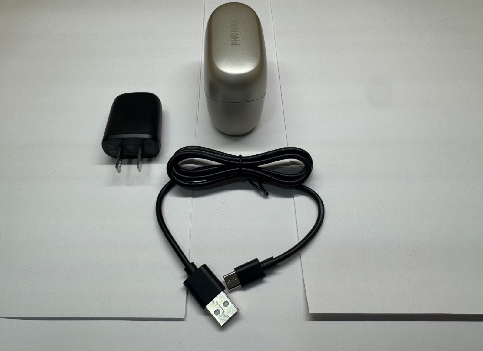 Phonak ChargerGo RIC SPHERE Infinio. With Power Cord & Wall Adaptor.