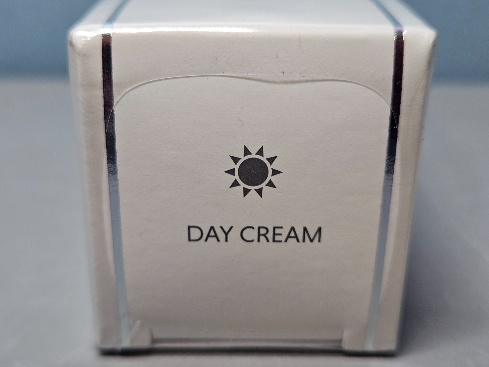 Neora Age IQ Day Cream 1 fl. oz – New & Sealed Exp 11/2028