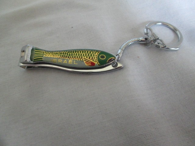 Nail Clipper & Nail File Keychain Enamel Green & Gold Fish Israel Rare Unique