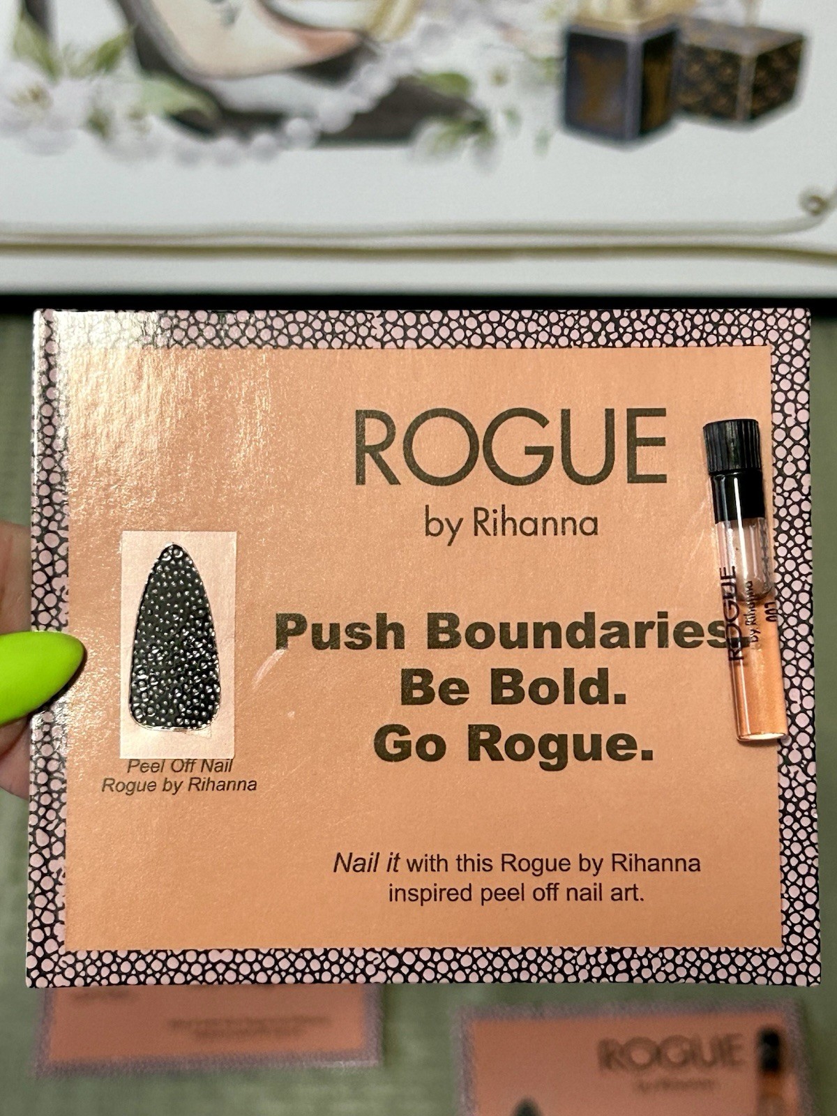 Rihanna Rogué Perfume Samples- 4Pcs