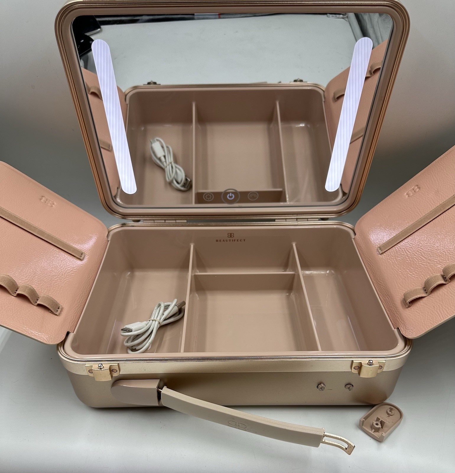 Beautifect Makeup Box Rose Gold Luxury Case W/Light-Broken Handle-See Photos