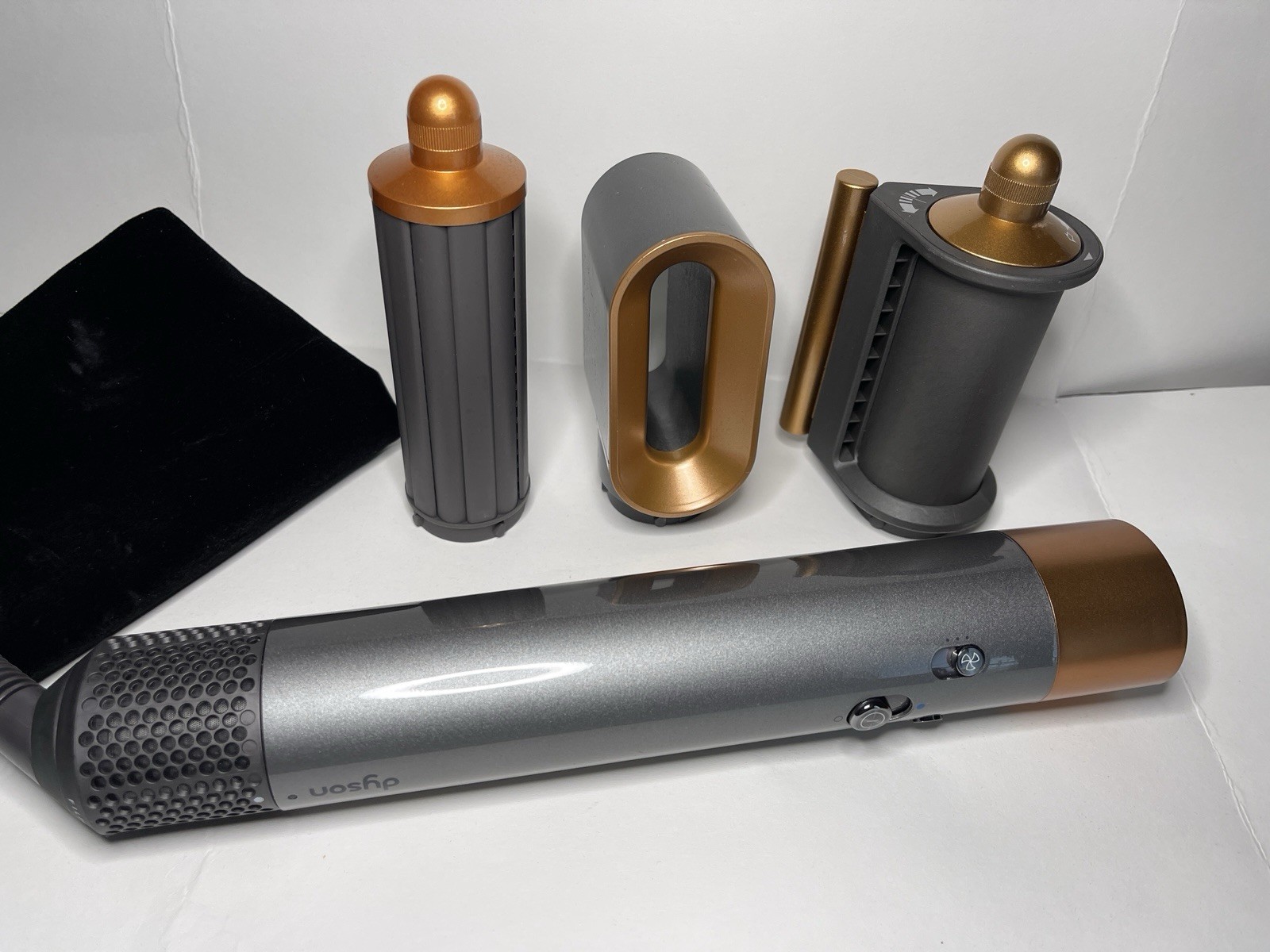 Dyson Airwrap Multistyler Nickel/Copper 3 Attachments dust bag Great condition