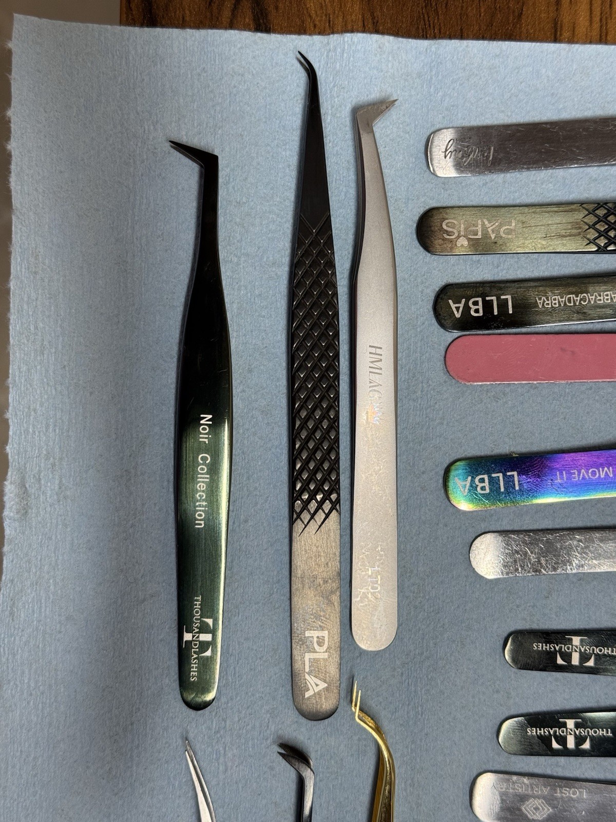 Mix of lash tweezers set