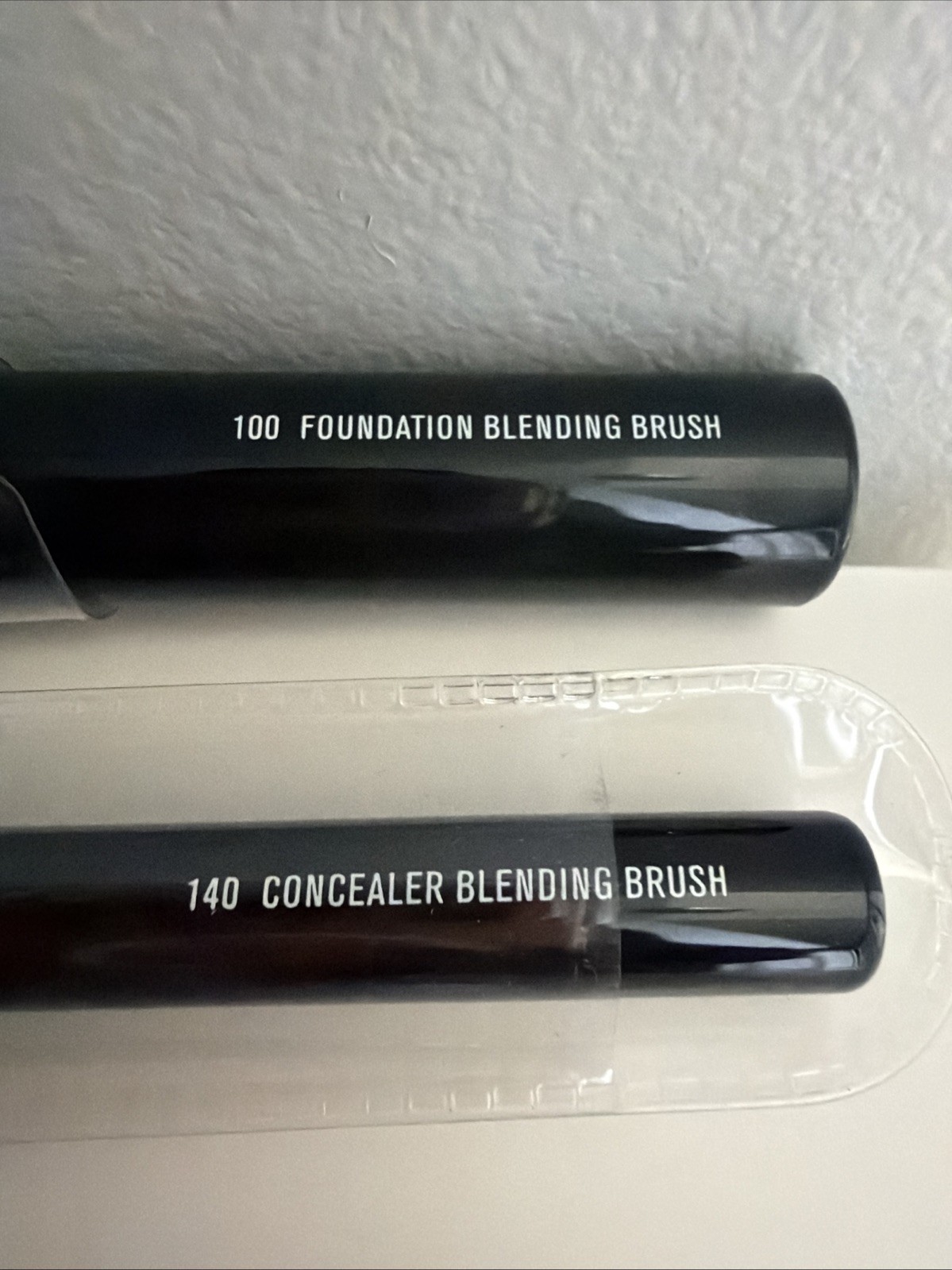 IL MAKIAGE Foundation Blending Brush 100 – Concealer Blending Brush 140 & Sponge