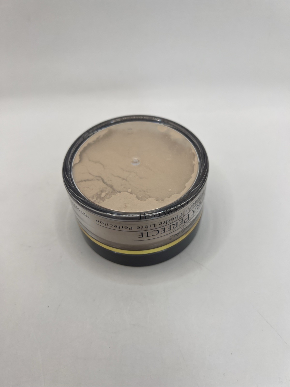 L’Oreal Paris Hydra Perfecte Perfecting Loose Powder, Medium, 0.5 fl. oz.