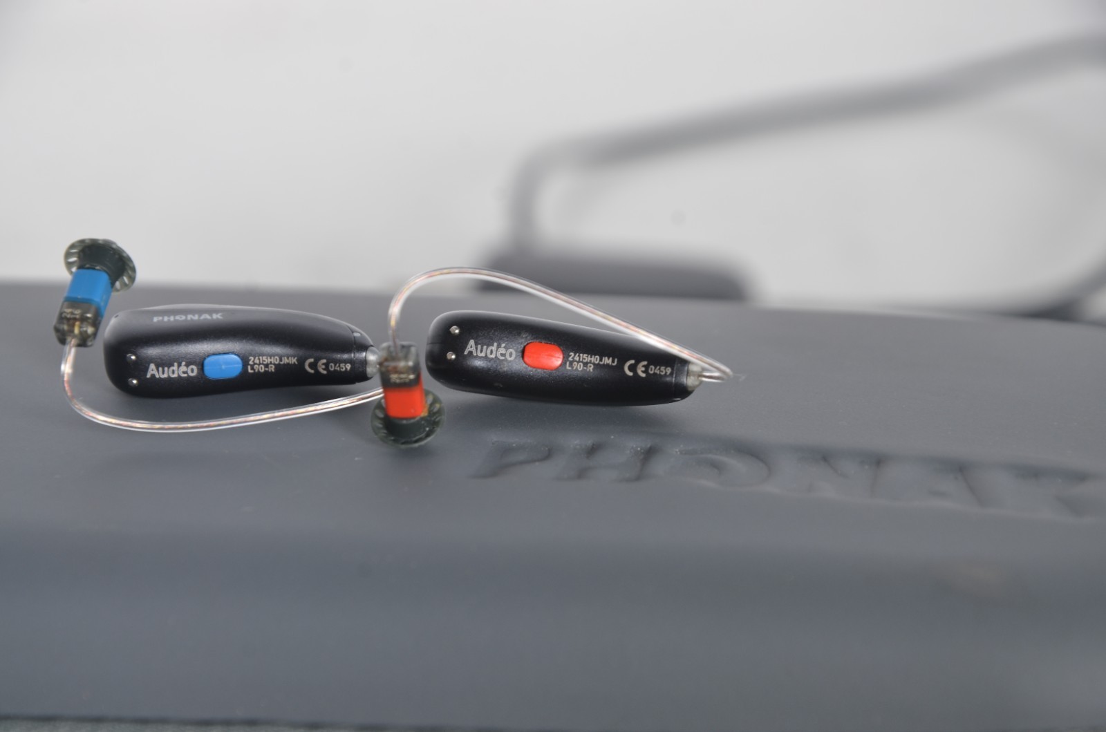 Phonak Audeo L90-R Bluetooth Hearing Aids w/ Charger For Mild To Severe Loss