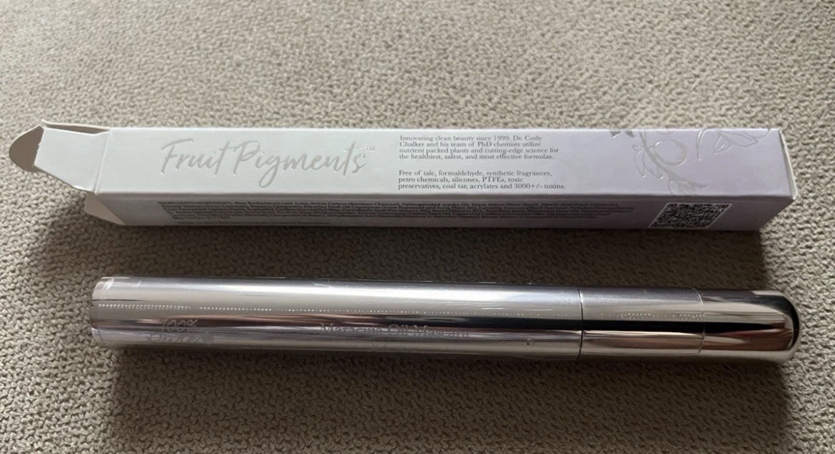 100% PURE Maracuja Black Tea Mascara Natural Volumizing Organic fruit Pigment